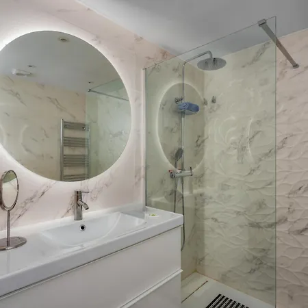 La Maestranza Vacay Vibes By Lica Homes